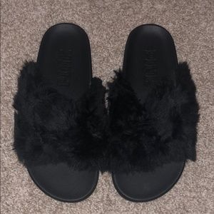 VS pink black fur slide sandals